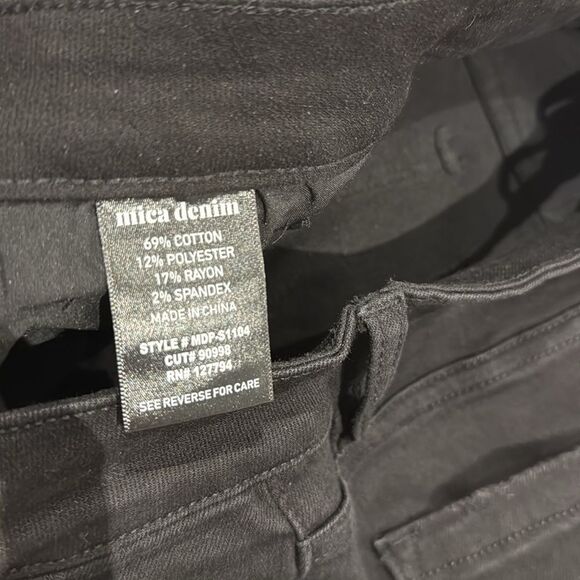 Mica High Rise black skinny denim! Size 27 stretchy. Like new condition - Picture 6 of 10